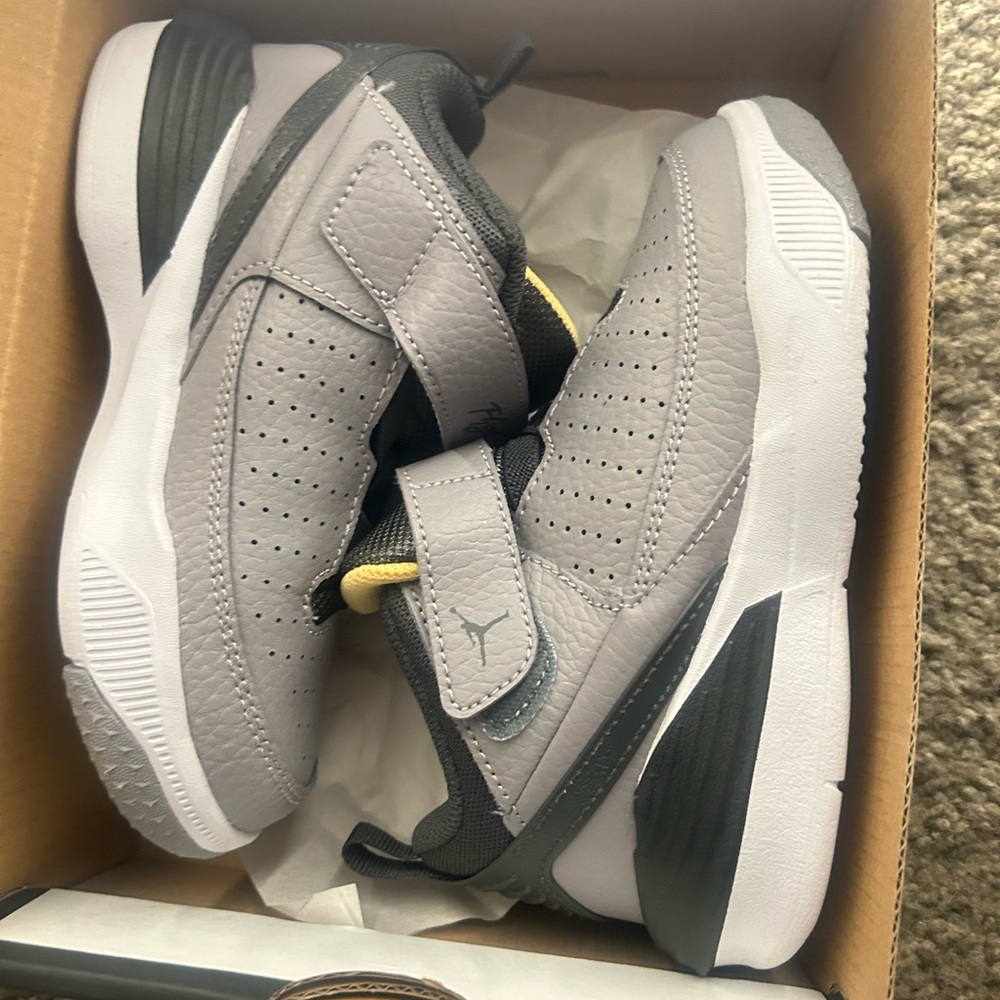 Jordan Max Aura 5 Preschool